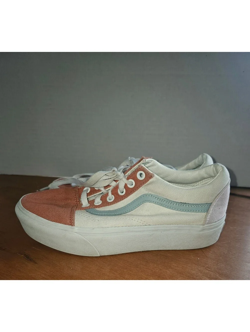 Details not Vans platform sneakers men's size 6 women's size 7 and 1/2